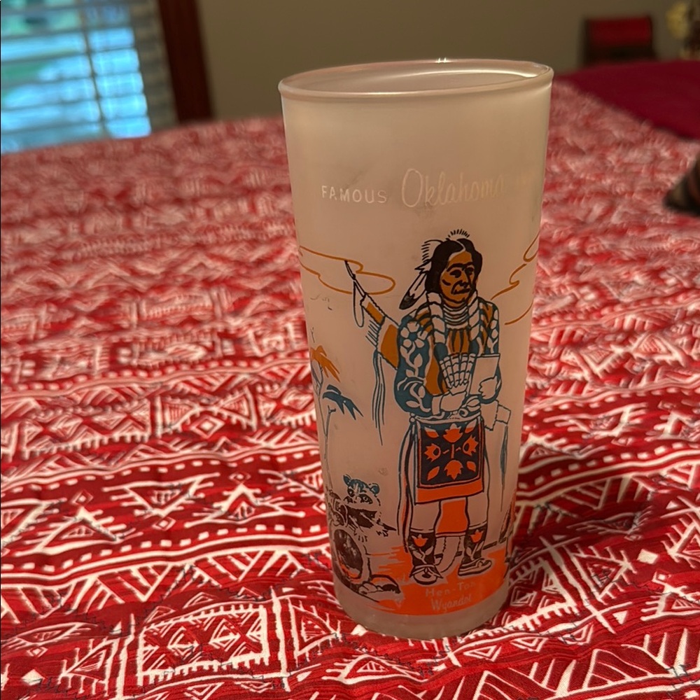 Vintage Acee Blue Eagle Hen Toh Wyndot Oklahoma Souvenir Glass - Picture 1 of 3